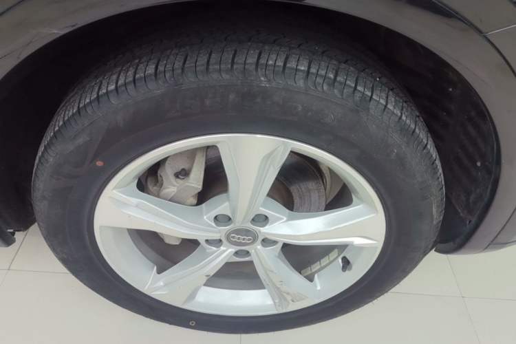 Used Audi Q5L 2020 40 TFSI Prestige Edition Right Front Wheel Hub