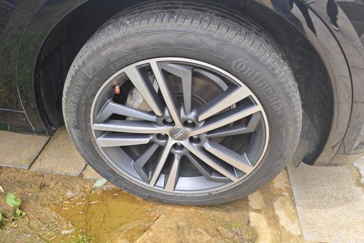 Used Audi Q5L 2020 Updated 40 TFSI Prestige Fashion Edition Right Front Wheel Hub
