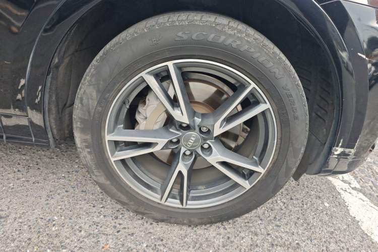 Used Audi Q5L 2020 Updated 40 TFSI Prestige Fashion Edition Right Front Wheel Hub