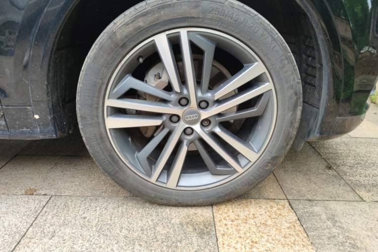 Used Audi Q5L 2020 Updated 40 TFSI Prestige Fashion Edition Right Front Wheel Hub