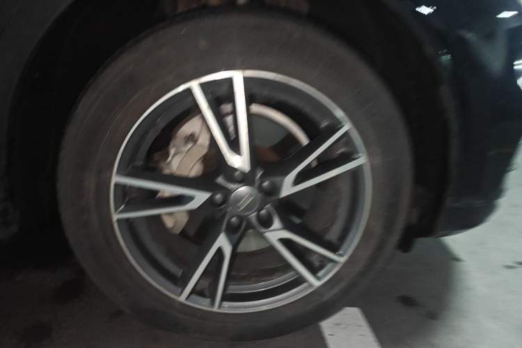 Used Audi Q5L 2020 45 TFSI Prestige Fashion Model Right Front Wheel Hub