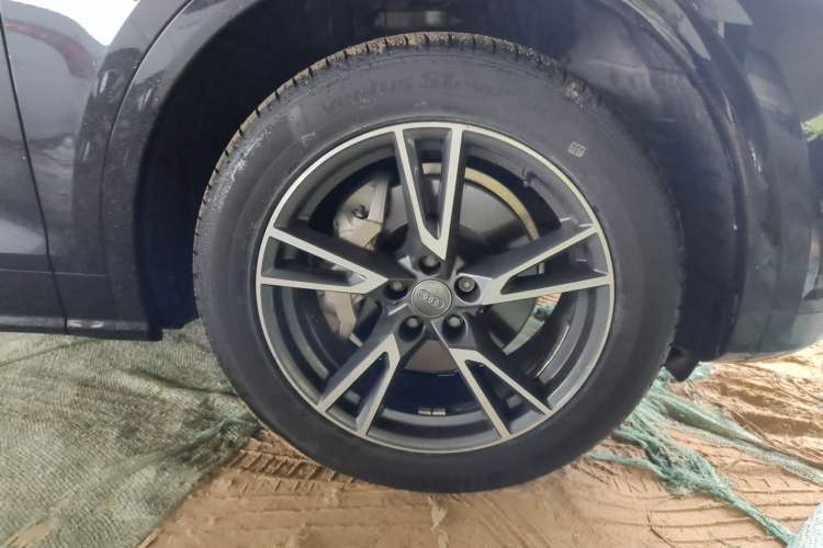 Used Audi Q5L 2020 40 TFSI Prestige Fashion Edition Right Front Wheel Hub