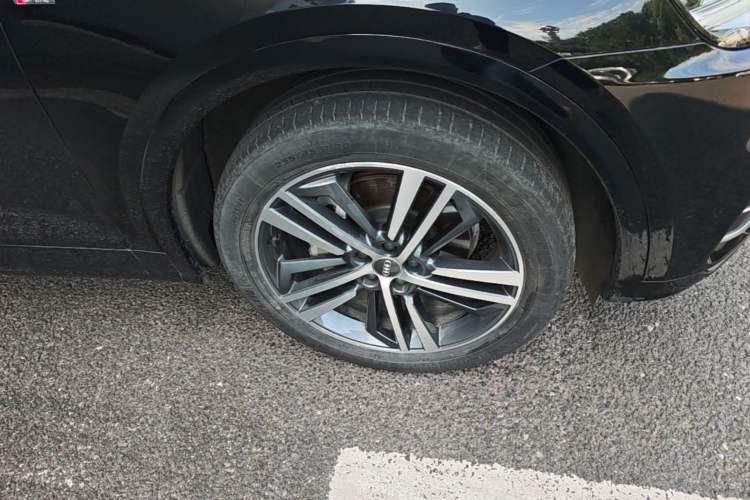 Used Audi Q5L 2020 Updated 40 TFSI Prestige Fashion Edition Right Front Wheel Hub