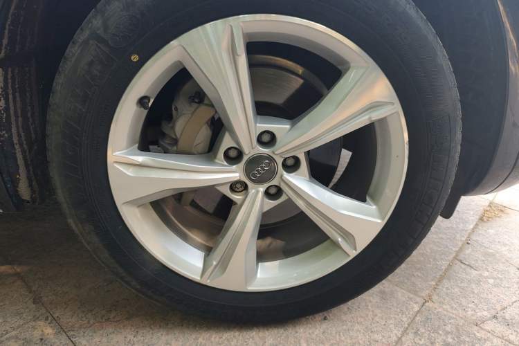 Used Audi Q5L 2020 Revised 40 TFSI Prestige Edition Right Front Wheel Hub