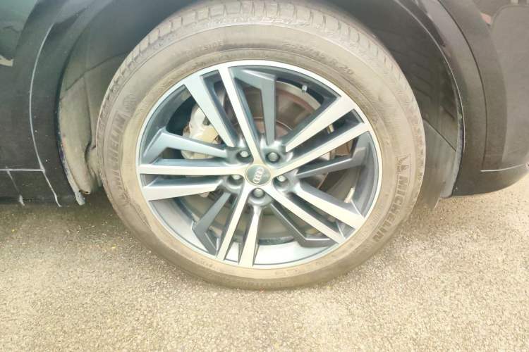 Used Audi Q5L 2020 Updated 40 TFSI Prestige Fashion Edition Right Front Wheel Hub
