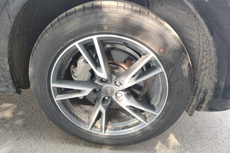 Used Audi Q5L 2020 Updated 40 TFSI Prestige Fashion Edition Right Front Wheel Hub