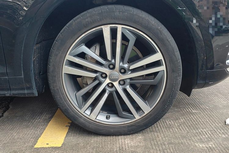 Used Audi Q5L 2020 Updated 40 TFSI Prestige Fashion Edition Right Front Wheel Hub