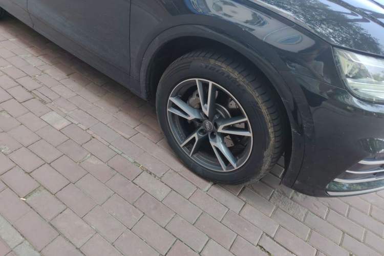 Used Audi Q5L 2020 Updated 40 TFSI Prestige Fashion Edition Right Front Wheel Hub