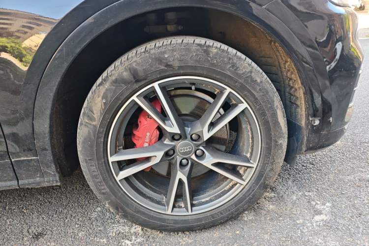 Used Audi Q5L 2020 Updated 40 TFSI Prestige Fashion Edition Right Front Wheel Hub