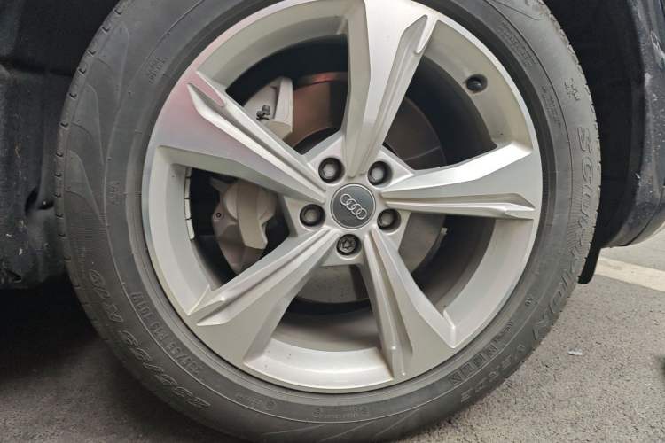 Used Audi Q5L 2020 40 TFSI Prestige Edition Right Front Wheel Hub
