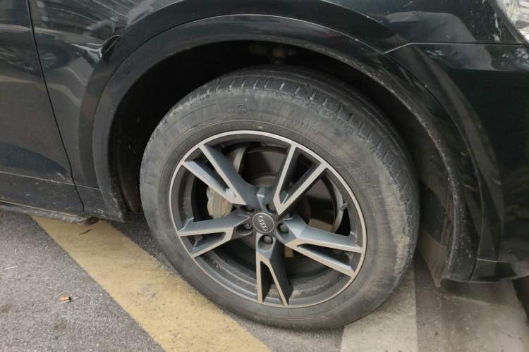 Used Audi Q5L 2020 Updated 40 TFSI Prestige Fashion Edition Right Front Wheel Hub