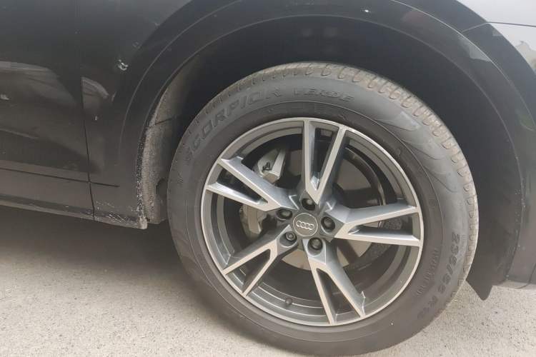 Used Audi Q5L 2020 Updated 40 TFSI Prestige Fashion Edition Right Front Wheel Hub