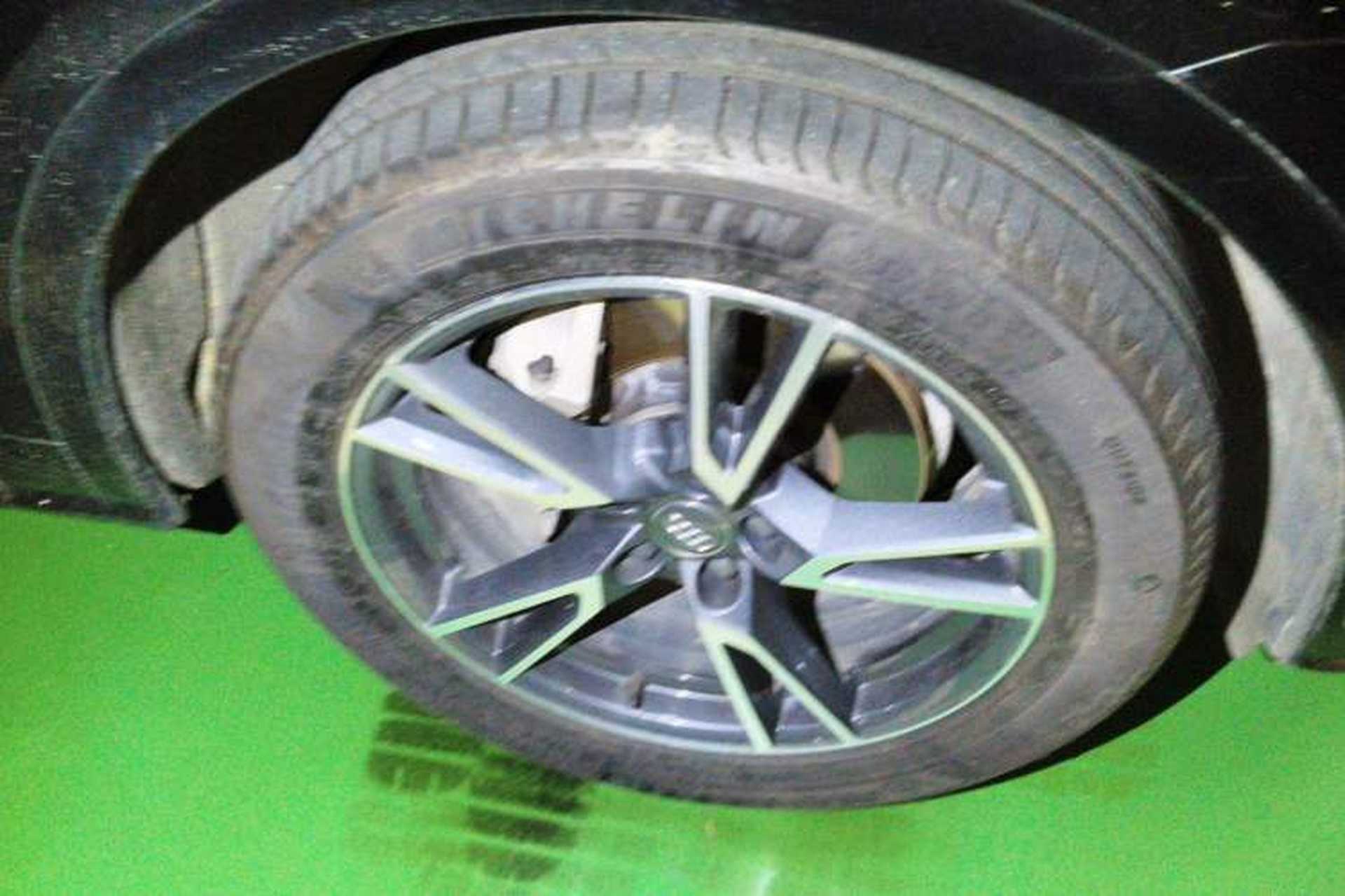 Used Audi Q5L 2020 Updated 40 TFSI Prestige Fashion Edition Right Front Wheel Hub