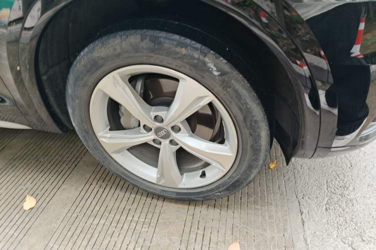 Used Audi Q5L 2020 40 TFSI Prestige Fashion Edition Right Front Wheel Hub
