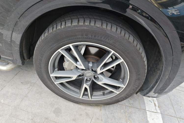 Used Audi Q5L 2020 Updated 40 TFSI Prestige Fashion Edition Right Front Wheel Hub