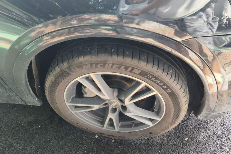 Used Audi Q5L 2020 Updated 40 TFSI Prestige Fashion Edition Right Front Wheel Hub