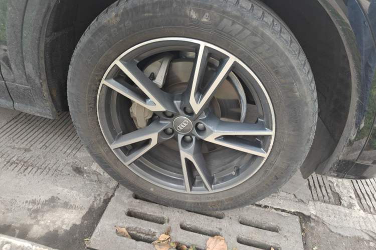 Used Audi Q5L 2020 Updated 40 TFSI Prestige Fashion Edition Right Front Wheel Hub