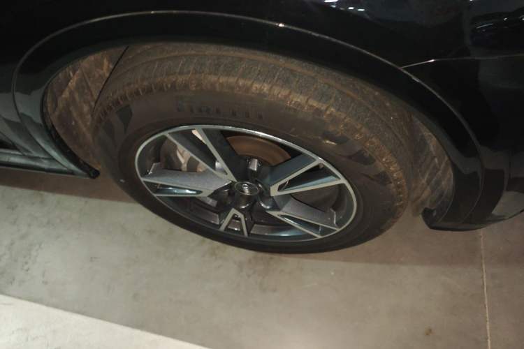 Used Audi Q5L 2020 Updated 40 TFSI Prestige Fashion Edition Right Front Wheel Hub