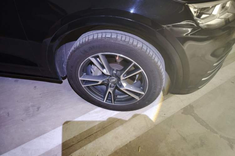 Used Audi Q5L 2020 Updated 40 TFSI Prestige Fashion Edition Right Front Wheel Hub