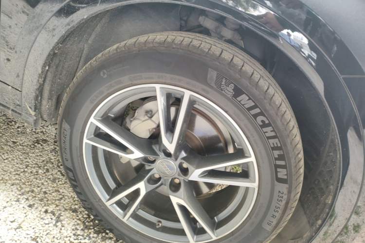 Used Audi Q5L 2020 Updated 40 TFSI Prestige Fashion Edition Right Front Wheel Hub