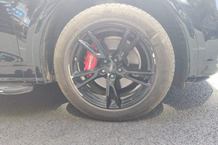 Used Audi Q5L 2020 Updated 40 TFSI Prestige Fashion Edition Right Front Wheel Hub