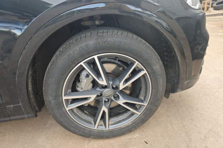 Used Audi Q5L 2020 Updated 40 TFSI Prestige Fashion Edition Right Front Wheel Hub