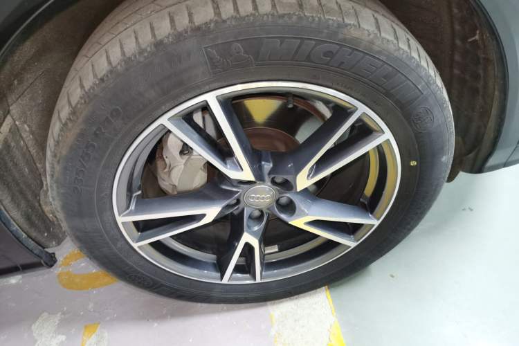 Used Audi Q5L 2020 40 TFSI Prestige Fashion Edition Right Front Wheel Hub