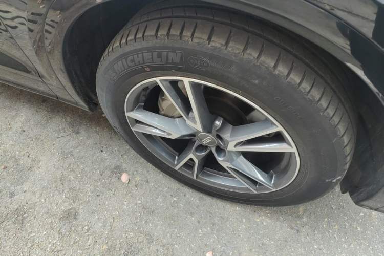 Used Audi Q5L 2020 Updated 40 TFSI Prestige Fashion Edition Right Front Wheel Hub