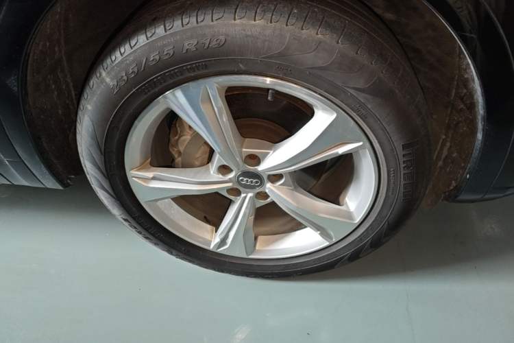 Used Audi Q5L 2020 40 TFSI Prestige Edition Right Front Wheel Hub