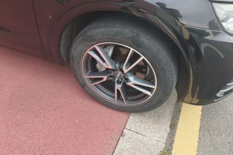 Used Audi Q5L 2020 Updated 40 TFSI Prestige Fashion Edition Right Front Wheel Hub