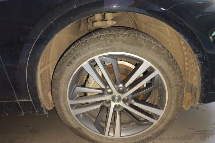 Used Audi Q5L 2020 Updated 40 TFSI Prestige Fashion Edition Right Front Wheel Hub
