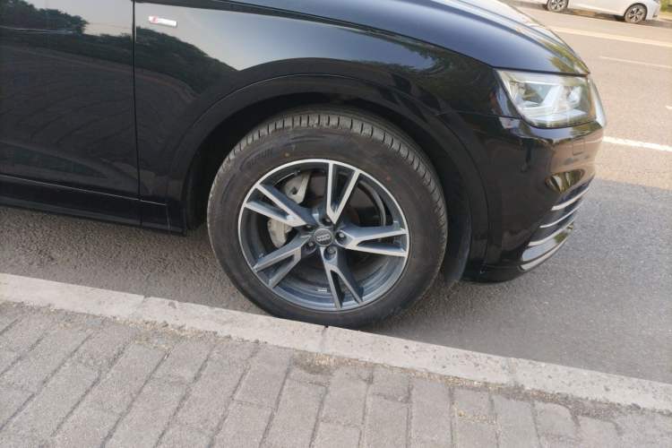 Used Audi Q5L 2020 Updated 40 TFSI Prestige Fashion Edition Right Front Wheel Hub