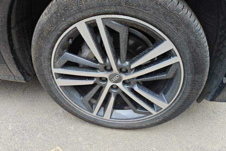Used Audi Q5L 2020 Updated 40 TFSI Prestige Fashion Edition Right Front Wheel Hub