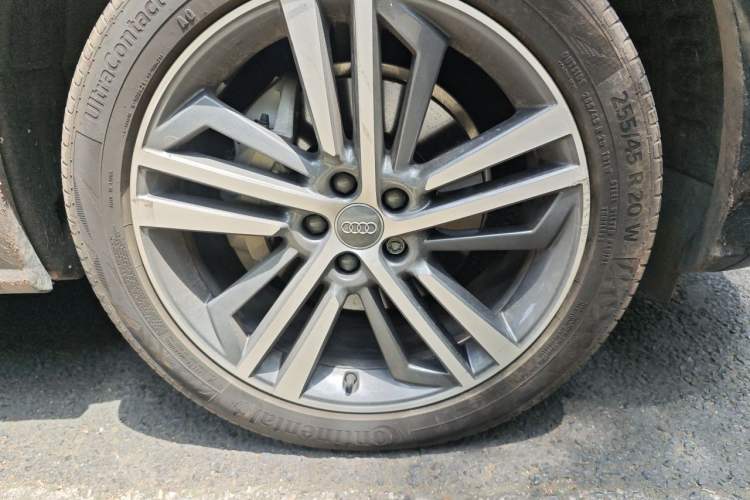 Used Audi Q5L 2020 Updated 40 TFSI Prestige Fashion Edition Right Front Wheel Hub