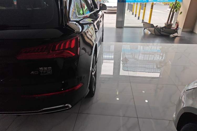 Used Audi Q5L 2020 Updated 40 TFSI Prestige Fashion Edition Right Rear Taillight