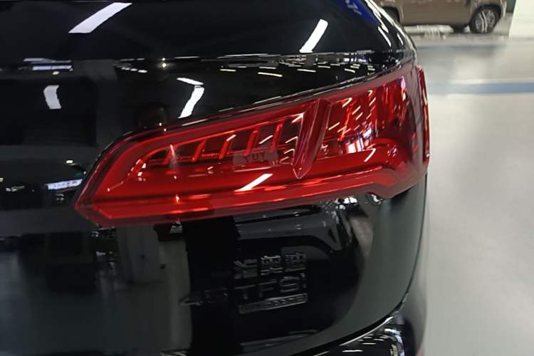 Used Audi Q5L 2020 Updated 40 TFSI Prestige Fashion Edition Right Rear Taillight