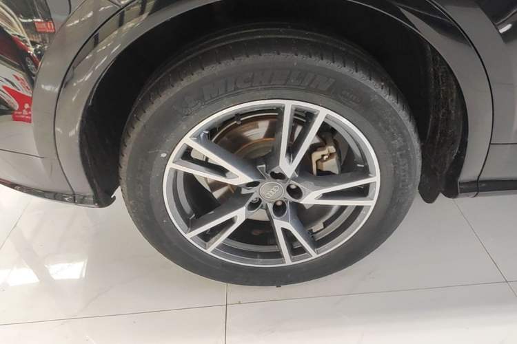 Used Audi Q5L 2020 Updated 40 TFSI Prestige Fashion Edition Right Rear Wheel Hub
