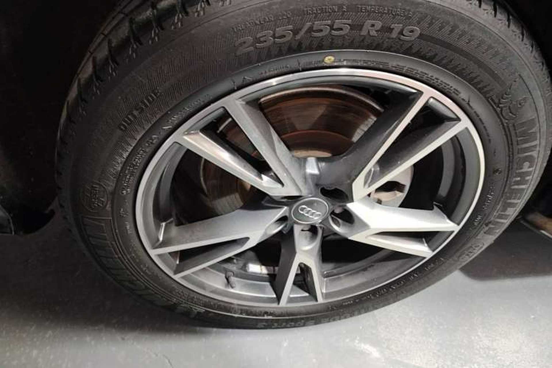 Used Audi Q5L 2020 Updated 40 TFSI Prestige Fashion Edition Right Rear Wheel Hub