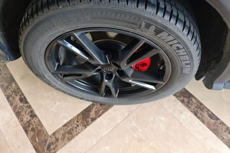 Used Audi Q5L 2020 Updated 40 TFSI Prestige Fashion Edition Right Rear Wheel Hub