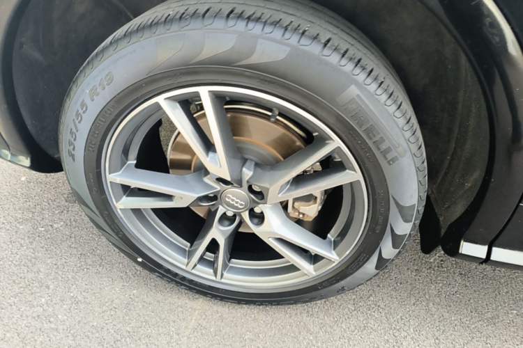 Used Audi Q5L 2020 Updated 40 TFSI Prestige Fashion Edition Right Rear Wheel Hub