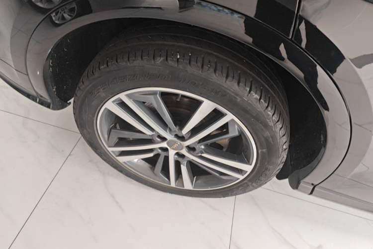 Used Audi Q5L 2020 Updated 40 TFSI Prestige Fashion Edition Right Rear Wheel Hub