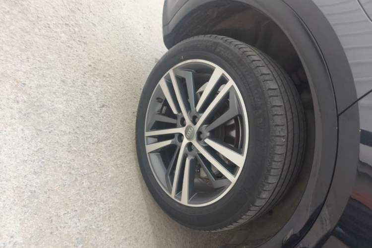 Used Audi Q5L 2020 Updated 40 TFSI Prestige Fashion Edition Right Rear Wheel Hub