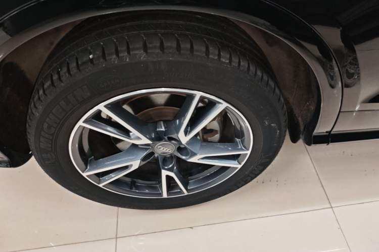 Used Audi Q5L 2020 Updated 40 TFSI Prestige Fashion Edition Right Rear Wheel Hub