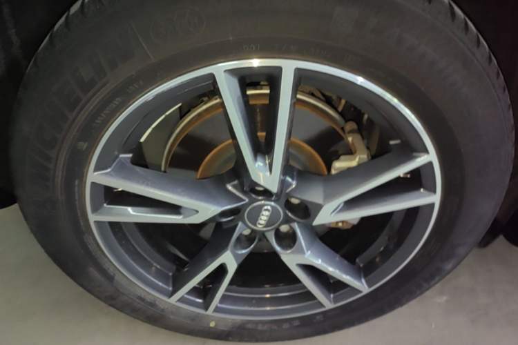 Used Audi Q5L 2020 45 TFSI Prestige Fashion Model Right Rear Wheel Hub