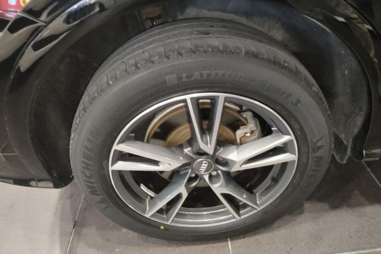 Used Audi Q5L 2020 Updated 40 TFSI Prestige Fashion Edition Right Rear Wheel Hub