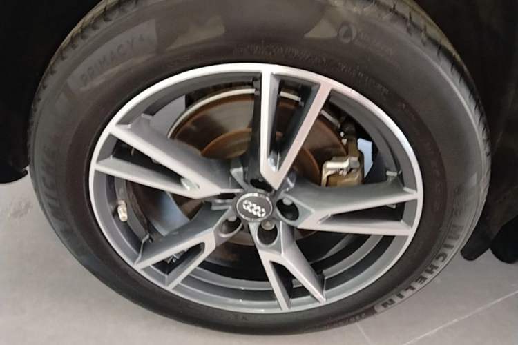 Used Audi Q5L 2020 Updated 40 TFSI Prestige Fashion Edition Right Rear Wheel Hub
