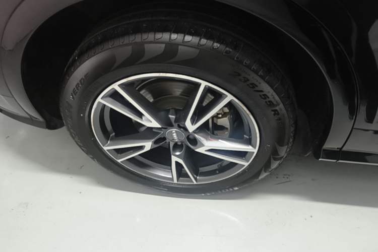 Used Audi Q5L 2020 Updated 40 TFSI Prestige Fashion Edition Right Rear Wheel Hub