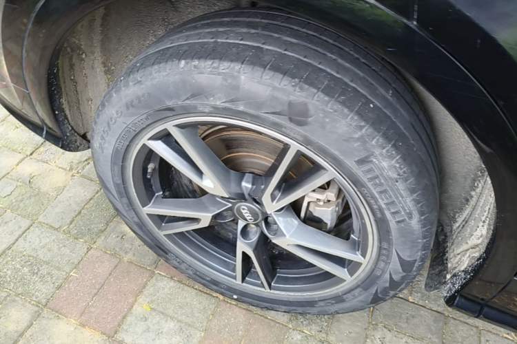 Used Audi Q5L 2020 Updated 40 TFSI Prestige Fashion Edition Right Rear Wheel Hub