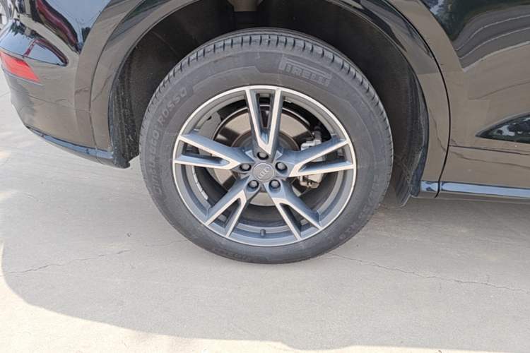 Used Audi Q5L 2020 Updated 40 TFSI Prestige Fashion Edition Right Rear Wheel Hub