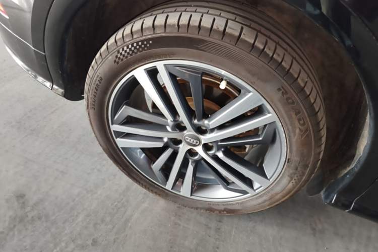 Used Audi Q5L 2020 Updated 40 TFSI Prestige Fashion Edition Right Rear Wheel Hub